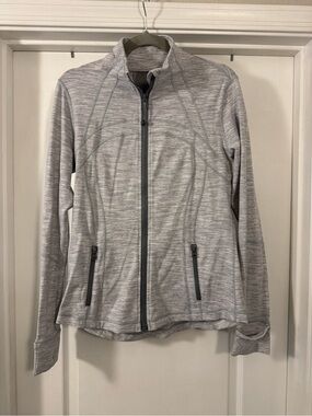 Lululemon Heathered Light Gray and White Define Jacket